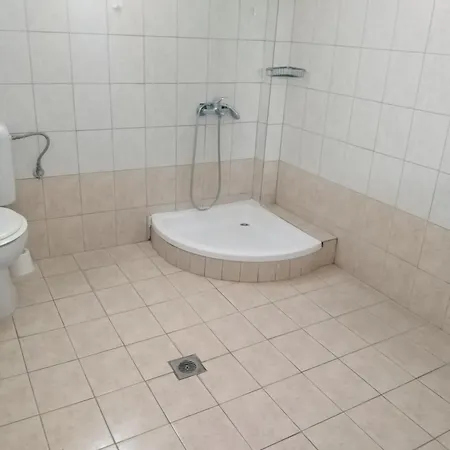 Estia Aparthotel